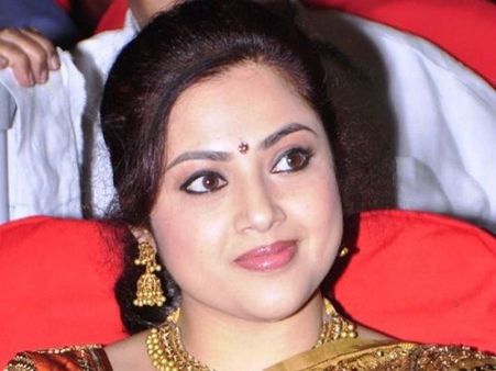 సీనియర్ నటి మీనా కూడా చివరకు అదే బాట పట్టారు!