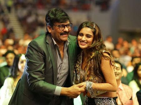 మెగాస్టార్‌తో ఇస్మార్ట్ బ్యూటీ.. ఆమె ఆనందానికి హద్దుల్లేవ్!