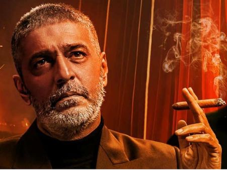 ప్రభాస్‌పై చుంకీ పాండే కామెంట్స్.. నా ముందు మోకాళ్లపై నిల్చుంటాడంటూ!