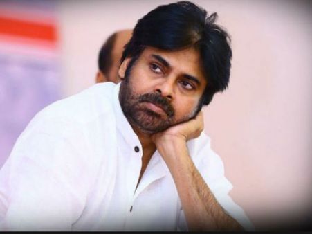 పవన్ కల్యాణ్ ఇంత సింపుల్‌ వ్యక్తా? జెట్ ఫ్లయిట్ లేదా? యంగ్ హీరోయిన్ షాక్