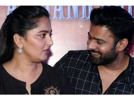 ప్రభాస్, అనుష్క అఫైర్ కొనసాగుతుందా? బాలీవుడ్ మీడియా సంచలన కథనం!