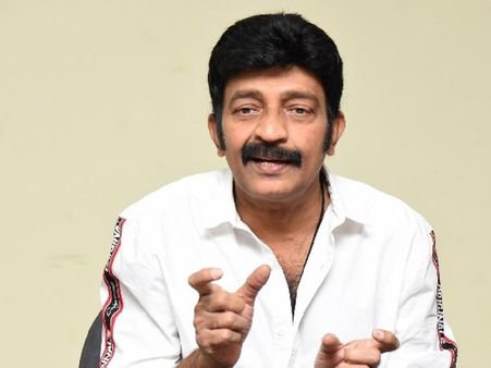 ఆత్మహత్య చేసుకునే పరిస్థితిలో ఉన్నారు.. దయ చూపండి: హీరో రాజశేఖర్