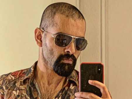 గుండు కొట్టించుకున్న రామ్.. షాకింగ్ లుక్.. నెట్టింట వైరల్ పిక్