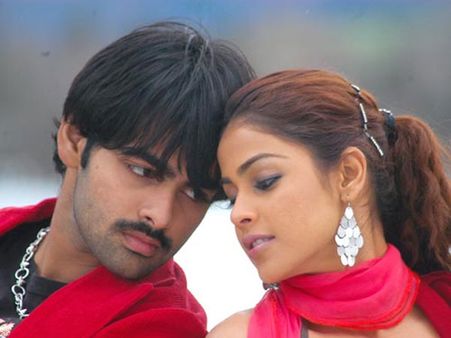 మళ్లీ జత కట్టబోతున్న రామ్ - జెనీలియా.. ప్రచారానికి తెరలేపిన రితేష్