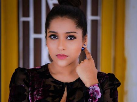 అడల్ట్ టచ్‌ ఇవ్వనున్న రష్మీ గౌతమ్.. పైకం కూడా ఎక్కువేనట!