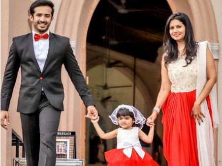 భర్త రహస్యం బయటపెట్టిన యాంకర్ రవి భార్య.. స్టేజ్‌పైనే నాటీ అంటూ షాకింగ్ కామెంట్స్.!