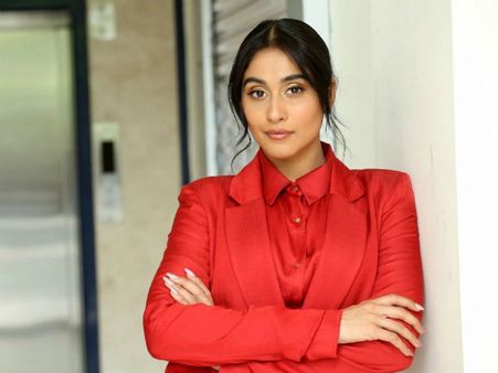 ఆ విషయంలో తప్పులు చేశా.. నా కెరీర్ ఇంకా క్లోజ్ కాలేదు.. ‘ఎవరు’ గురించి రెజీనా కసండ్రా