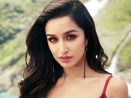 శ్రద్దాకపూర్ మాజీ ప్రియుడికి నిశ్చితార్థం.. ఎవరితో తెలుసా?