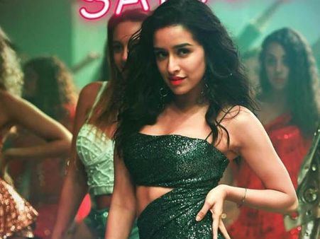 ‘సాహో’ హీరోయిన్ శ్రద్ధా కపూర్ మందుకొట్టి దొరికిపోయారట!