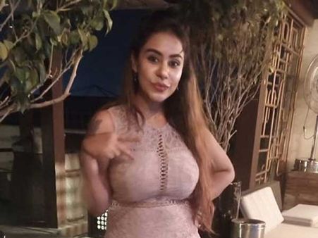 ఒరిజినలేనా అన్నాడు.. వెంటనే విప్పి చూపించనా అనేశా.. బాబోయ్! శ్రీరెడ్డి రచ్చ రచ్చ