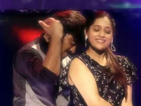 రష్మీతో సుధీర్ రొమాన్స్.. అంత మంది ఉన్నా మైమరచిపోయిన జంట.. ఫామ్‌లో ఉన్నాడన్న యాంకర్