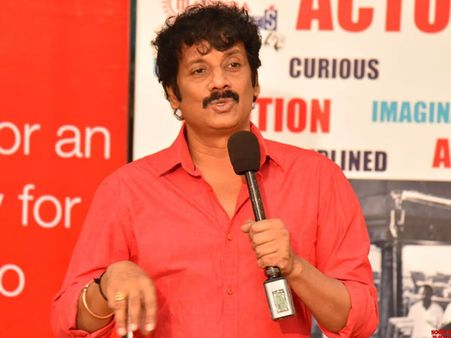 స్టార్ హీరో వారసులపై ఉత్తేజ్ షాకింగ్ కామెంట్స్.. పేర్లు చెప్పుకుంటే కుదరదంటూ..