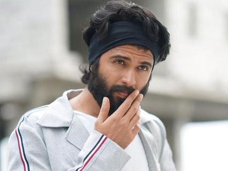 ఆదుకోవాల్సిన టైమ్‌లో... పక్కకు తప్పుకున్న విజయ్ దేవరకొండ!