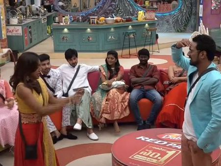 సీన్ చేసిన వరుణ్ సందేశ్: నీకు ముద్దులు పెట్టి ముచ్చట తీర్చలేనంటూ భార్యతో...