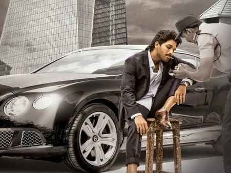 అల్లు అర్జున్ 'అల.. వైకుంఠపురములో' ఫస్ట్ లుక్ రిలీజ్.. యమ స్టైల్‌గా బన్నీ