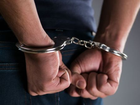 ప్రముఖ నిర్మాతకు రూ.10 కోట్ల కుచ్చుటోపి.. మేనేజర్ అరెస్ట్