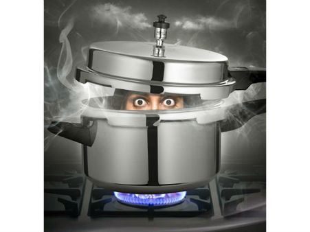 రవిబాబు 'ఆవిరి' ఫస్ట్‌లుక్.. ఈ సారి మరింత డిఫెరెంట్‌గా!