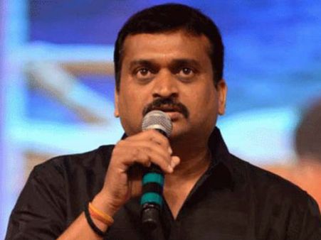 దండం పెడుతా.. చనిపోయిన వ్యక్తి గురించి రాజకీయాల్లొద్దు.. బండ్ల గణేష్