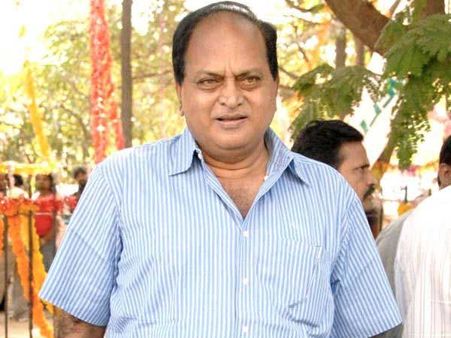 స్టూడియోల్లోకి కూడా రానీయలేదు.. ఓ రోజు ఎన్టీఆర్ కలిసి.. చలపతిరావు చెప్పిన ఆసక్తికర సంగతులు