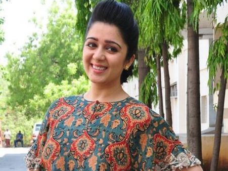 ఛార్మి ధైర్యం మామూలుగా లేదుగా.. మళ్ళీ అదే పని చేస్తోందట.. స్వయంగా తానే చెప్పేస్తూ!