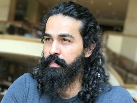 గోల్డెన్ ఆఫర్ మిస్ చేసుకొన్న మెగా హీరో.. క్యాష్ చేసుకొన్న క్రికెటర్