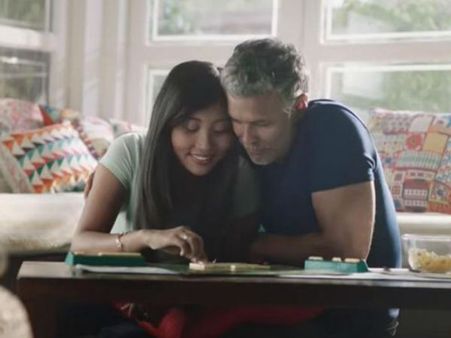 నీ భర్తను ‘పాపాజీ’ అని పిలువు... మిలింద్, అంకితపై ట్రోల్స్