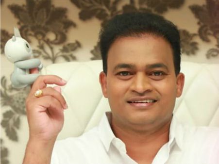 మా పర్సులన్నీ ఖాళీ చేయండి, కానీ ఆ పని చేయండి.. ట్రాఫిక్ జరిమానాలపై నూతన్ నాయుడు