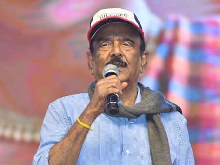 సైరా చెదరని కల.. మహానటులు వదిలేస్తే చిరంజీవికి: పరుచూరి