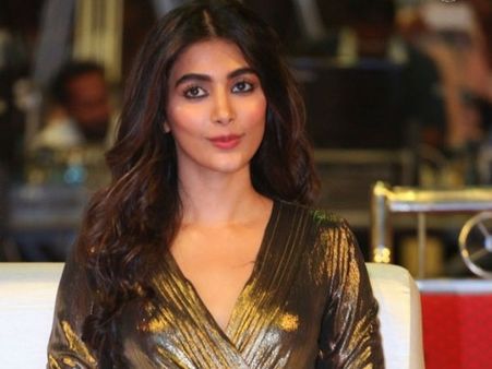 పూజా హెగ్డే హ్యాండ్ పడింది.. ప్లాపుల హీరో రాత మారుతుందా?