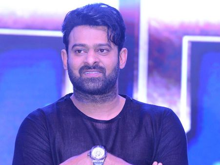 ప్రేక్షకులకు ప్రభాస్ రిక్వెస్ట్.. దయచేసి ఇలా చేయండని పేర్కొంటూ పోస్ట్