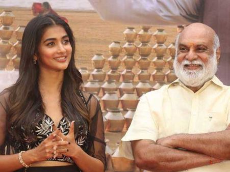 పూజా హెగ్డేపై రాఘవేంద్రరావు చిలిపి కామెంట్.. అంతా షాక్.. వెంటనే ఆమె రియాక్షన్!