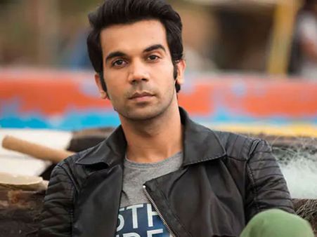 బాలీవుడ్ యువ హీరో ఇంట్లో విషాదం