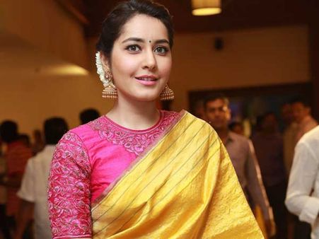 ఇటు మెగా మేనల్లుడు అటు విజయ్ దేవరకొండ.. రొటేట్ చేస్తూ రొమాన్స్ చేస్తున్న రాశి ఖన్నా!