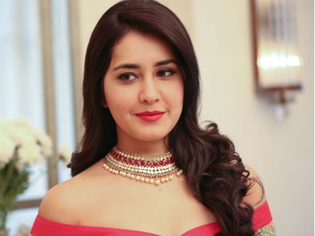 నీపక్కన లేనందుకు బాధగా ఉంది.. మెగా హీరోపై రాశీఖన్నా..