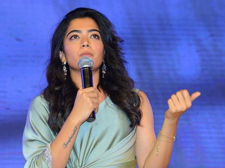 బాలీవుడ్ తెరపై రష్మిక మందన్న.. కన్ఫర్మ్ చేసిన క‌ర‌ణ్ జోహార్!