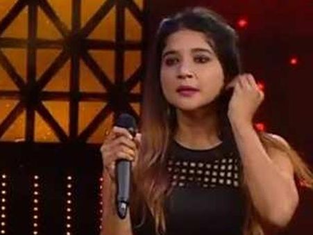 బిగ్‌బాస్ ప్రేక్షకులు కుక్కలు.. సారీ చెప్పి చెంపలేసుకొన్న హీరోయిన్