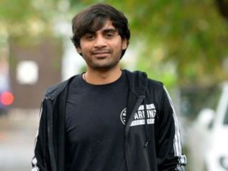 ‘సాహో’ నుంచి కొందరు చాలా ఎక్స్‌పెక్ట్ చేస్తున్నారు, మళ్లీ చూడండి: సుజీత్