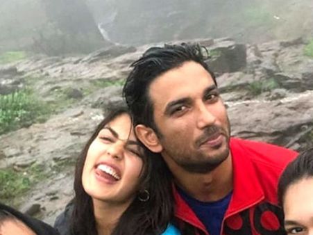 కుర్ర హీరోతో ఫాంహౌస్‌కు వెళ్లిన హీరోయిన్‌.. కెమెరా కంట పడడంతో బుక్కైపోయారు