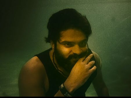 తిప్పరా మీసం టీజర్: మందు, సిగరెట్, అమ్మాయి.. నేను కూడా బానిసనే..