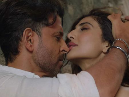 రెచ్చిపోయి డ్యాన్స్ చేసిన హీరోయిన్.. ఎన్ని దెబ్బలు తగిలాయో లెక్కే లేదట