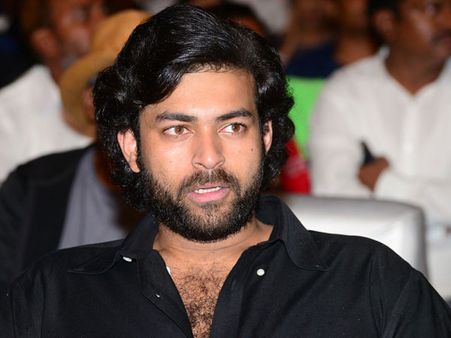 సైరా ఈవెంట్.. సాయి ధరమ్ కంగారుగా ఉందంటే.. వరుణ్ తేజ్ వణుకు వస్తోందని అన్నారు