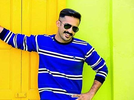 అలాంటోల్లే హౌలేగాళ్లు.. వారికి దూరంగా ఉండాలన్న యాంకర్ రవి.. ఆమెను ఉద్దేశించే అన్నాడా?