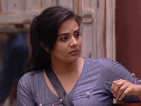 శ్రీముఖి నెంబర్ వన్ కాదు.. బాబాది ఓవర్ కాన్ఫిడెంట్.. టాప్ 5కి అనర్హులు వారే