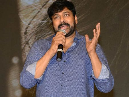 నా 150 చిత్రాలు ఓఎత్తు.. సైరా మరో ఎత్తు.. తమన్నా నా కంటే గ్రేట్.. చిరంజీవి