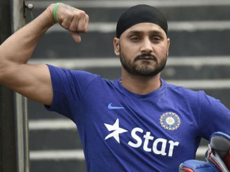 వెండితెరకు క్యూ కడుతున్న ఇండియన్ క్రికెట్ ప్లేయర్స్.. ఇర్ఫాన్ బాటలోనే మరో క్రికెటర్