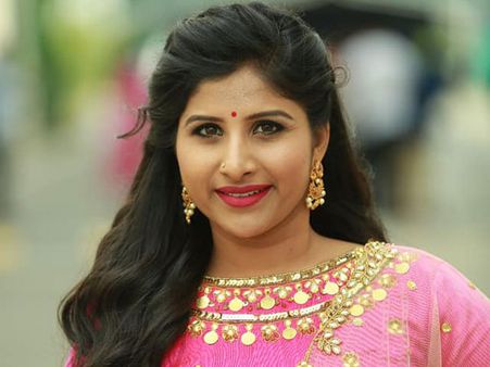 వెండితెరపై యాంకర్ మంగ్లీ.. ఊల్లాల ఊల్లాల