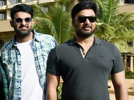 'సాహో' నిర్మాతలపై పోలీస్ కేసు.. ఇంత మోసమా? ప్రభాస్‌ని వీడని కష్టాలు!