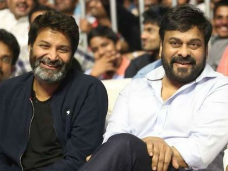 సైరా దసరా ట్రీట్.. త్రివిక్రమ్‌తో చిరంజీవి, రామ్ చరణ్‌ స్కెచ్.. ఇదీ మ్యాటర్!