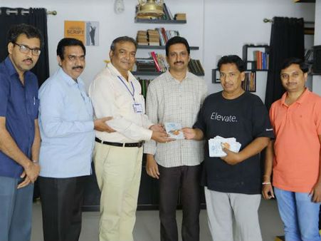 సినీ దర్శకులు వంశీ చేతుల మీదుగా వెండి చందమామలు పుస్తకావిష్కరణ