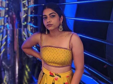 పబ్‌లో ఎంజాయ్ చేస్తోన్న పునర్నవి.. హాట్ ఫోటోలతో పిచ్చెక్కిస్తూ హల్‌చల్